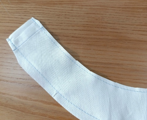 Выкройка блузы с имитацией чокера фото