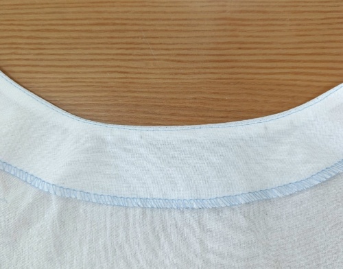 Выкройка блузы с имитацией чокера фото