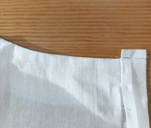 Выкройка блузы с имитацией чокера фото