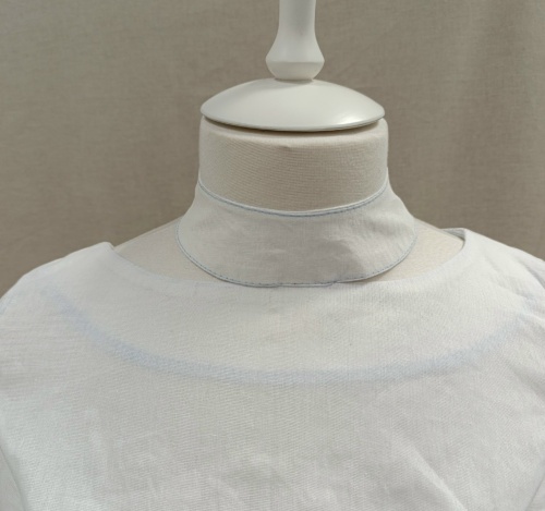 Выкройка блузы с имитацией чокера фото