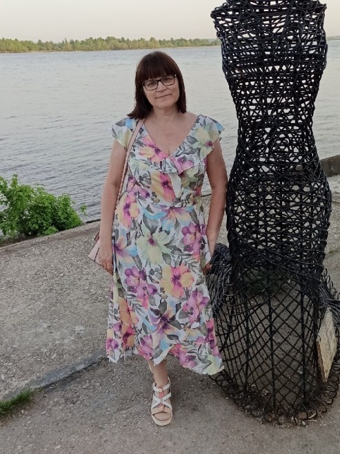 Пять женственных платьев фото