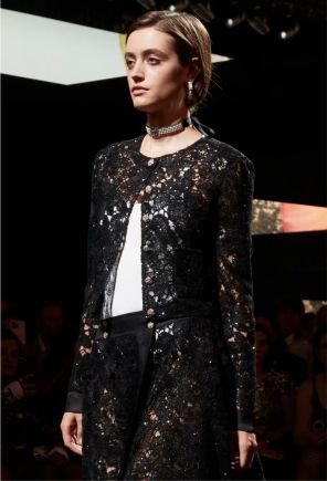 Декор: вышивка, перья или пайетки? фото