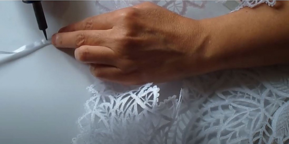 Русский ажур: гильоширование или выжигание на ткани фото