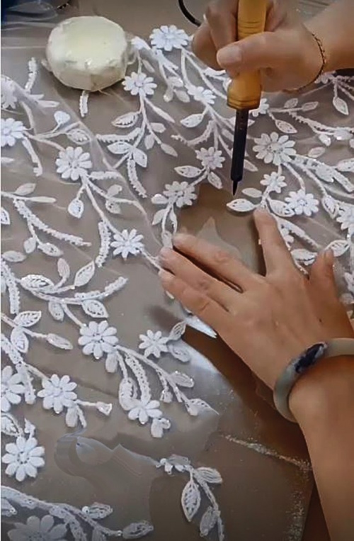 Русский ажур: гильоширование или выжигание на ткани фото