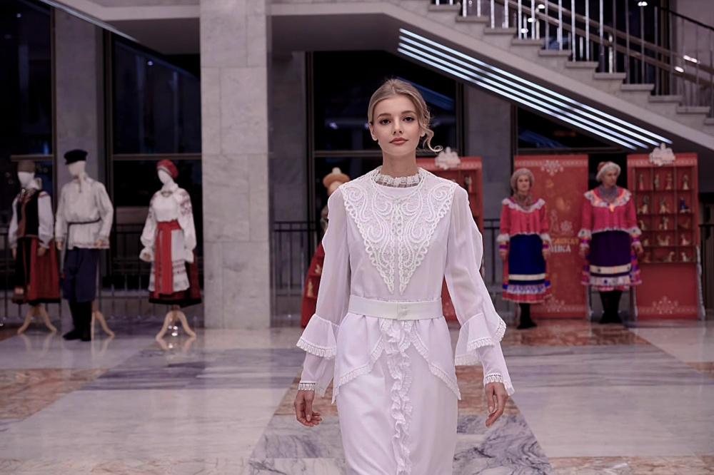 Елецкие кружева: отблески солнца на каплях росы фото