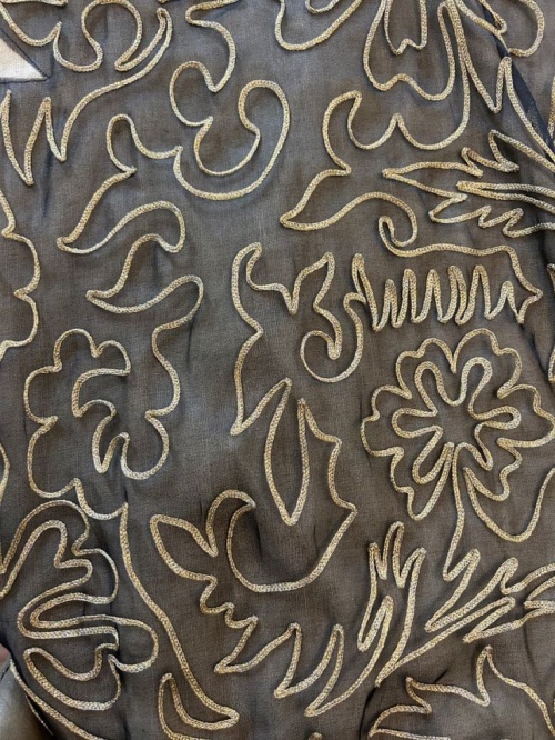 Объемная вышивка шнуром: стильный акцент для пояса — бесплатный мастер-класс фото