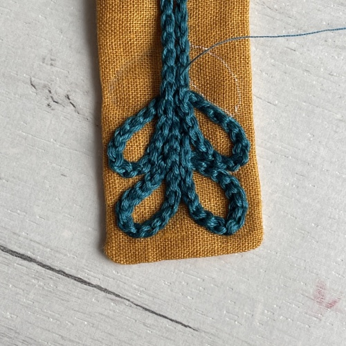 Объемная вышивка шнуром: стильный акцент для пояса — бесплатный мастер-класс фото