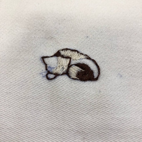 Спящий котик: бесплатный мастер-класс по ручной вышивке гладью фото