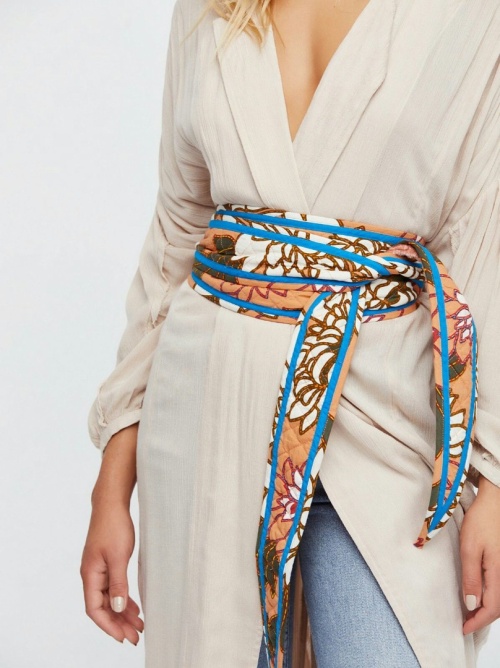 Азиатский стиль в одежде: гармония традиций и современности фото