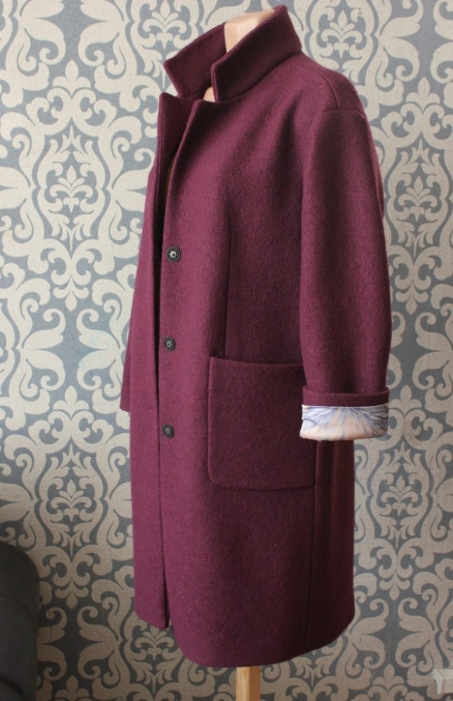 Яркое пальто на весну фото