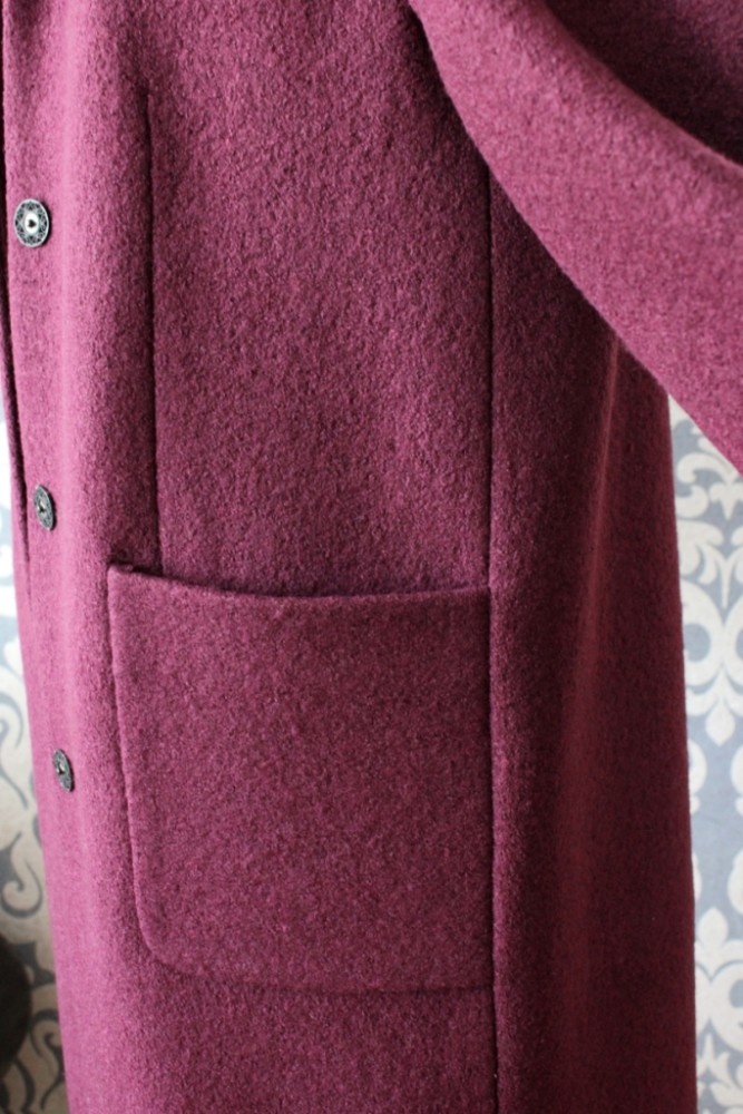 Яркое пальто на весну фото