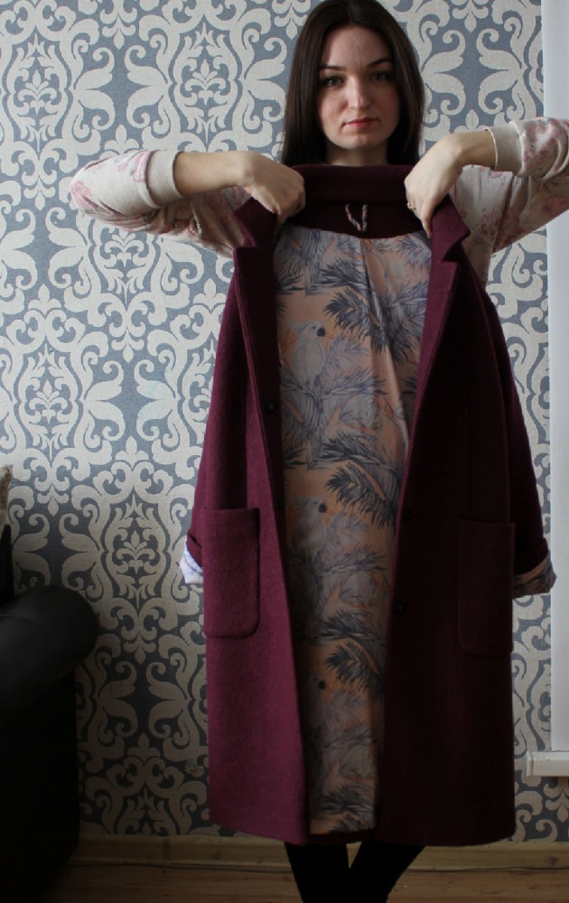 Яркое пальто на весну фото