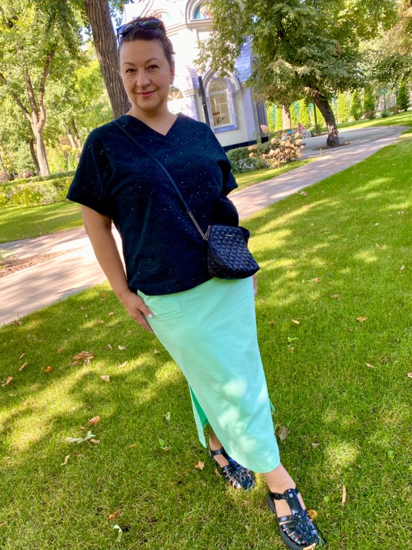 Футболка «Акира» и трикотажная юбка  фото