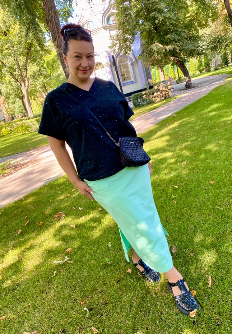 Футболка «Акира» и трикотажная юбка  фото