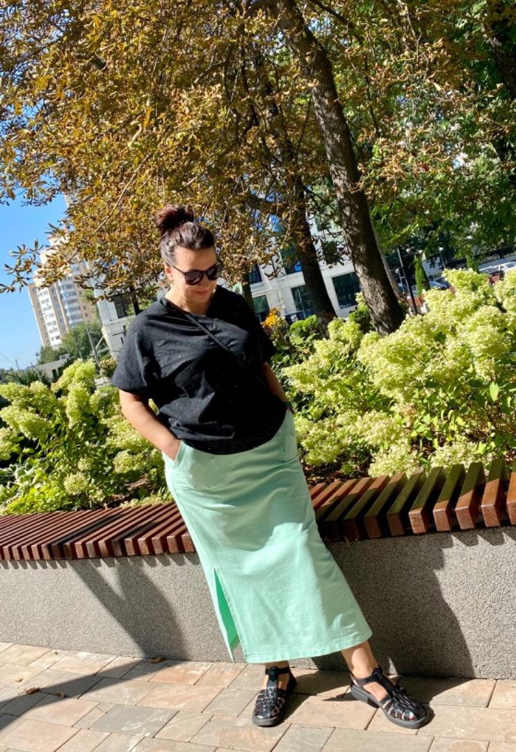 Футболка «Акира» и трикотажная юбка  фото