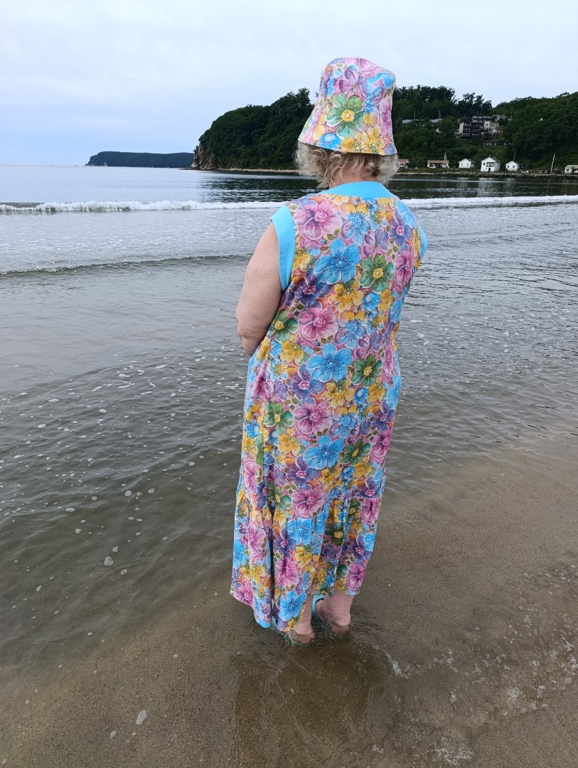 «Бесплатное» платье Алиса или «Я его слепила из того, что было» фото