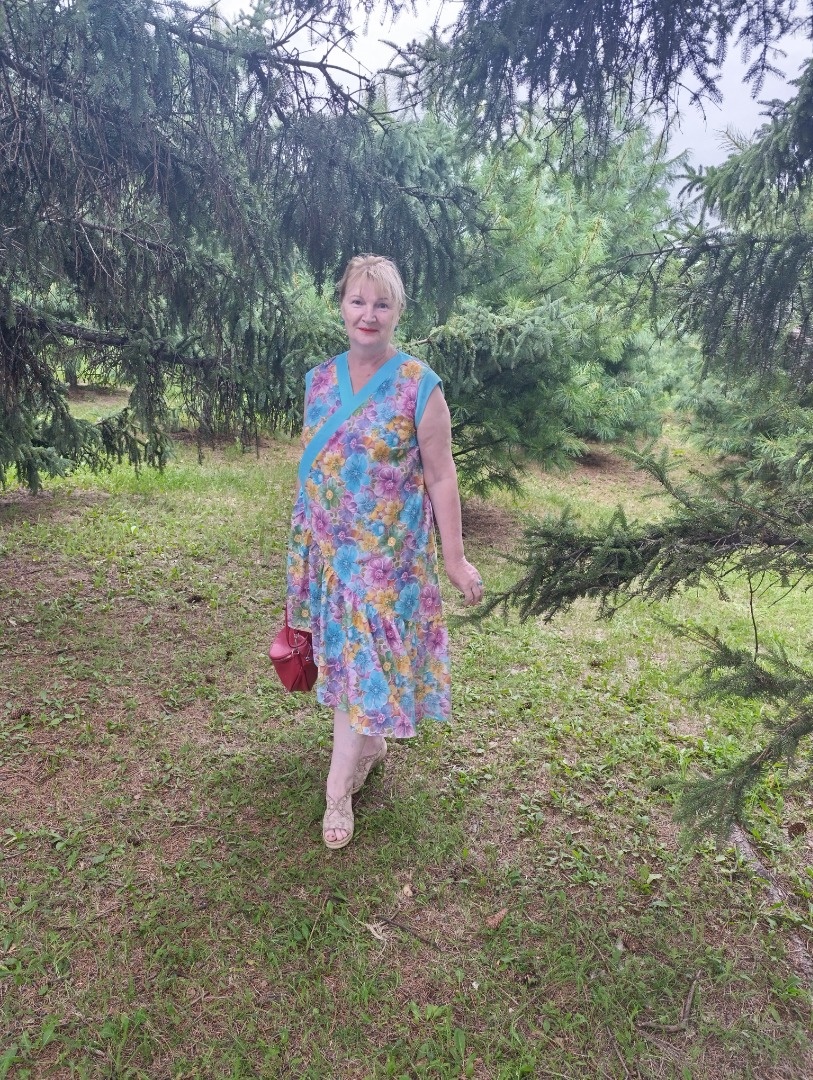 «Бесплатное» платье Алиса или «Я его слепила из того, что было» фото