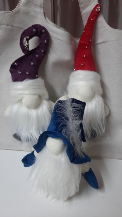 Ищем теперь Белоснежку😊