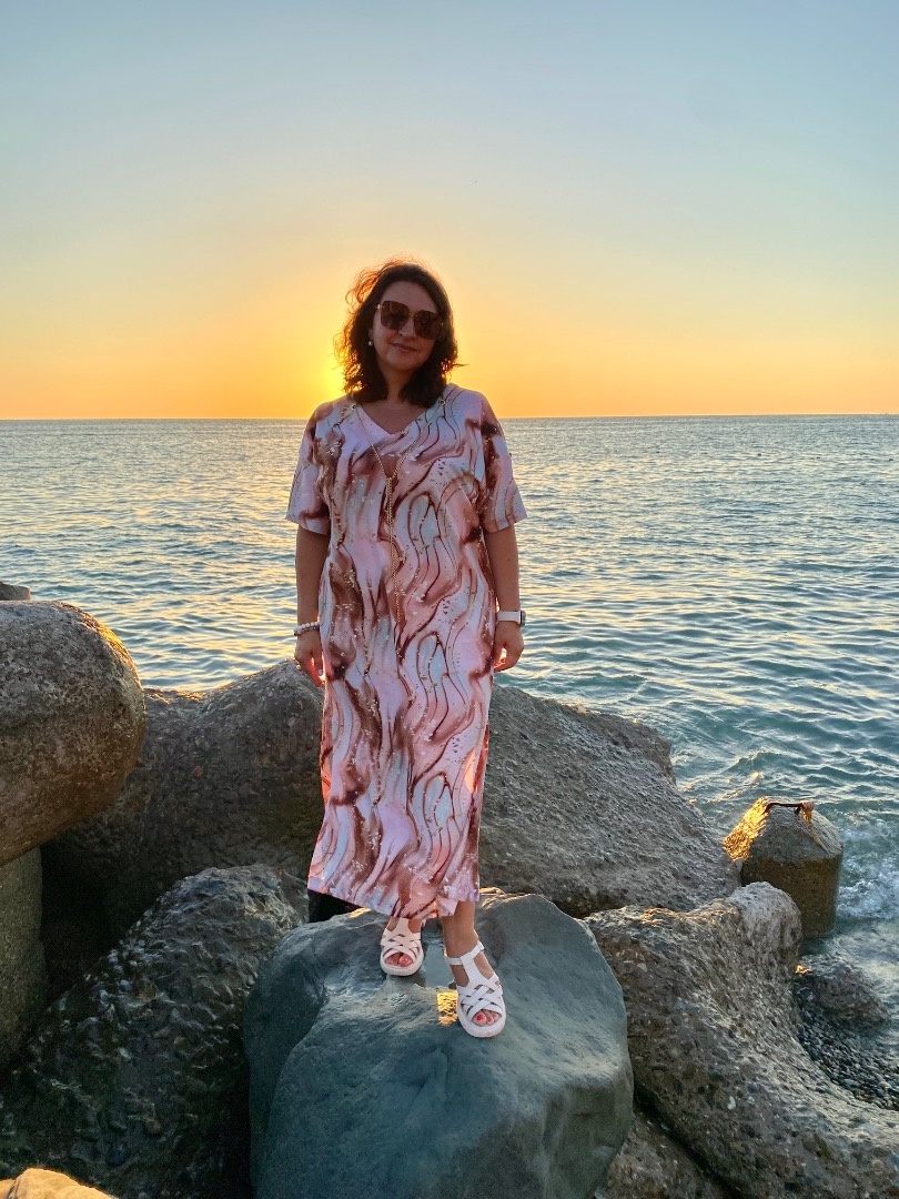 Платье с цепями на спине  фото