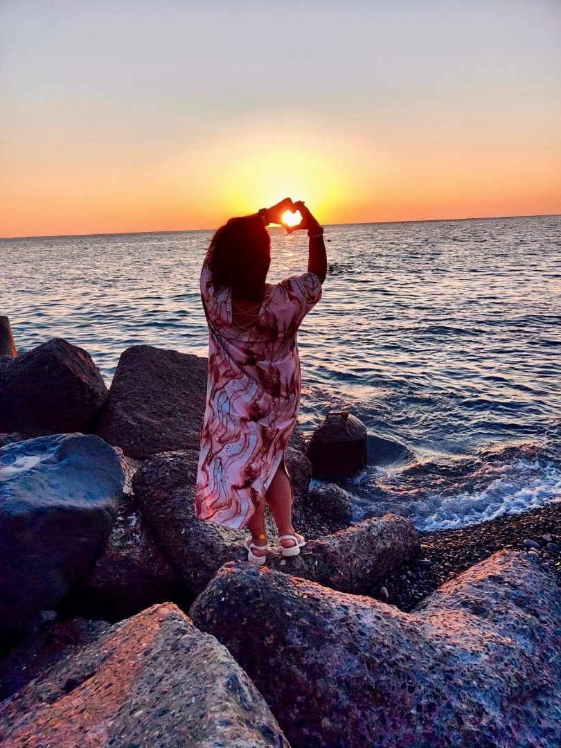 Платье с цепями на спине  фото