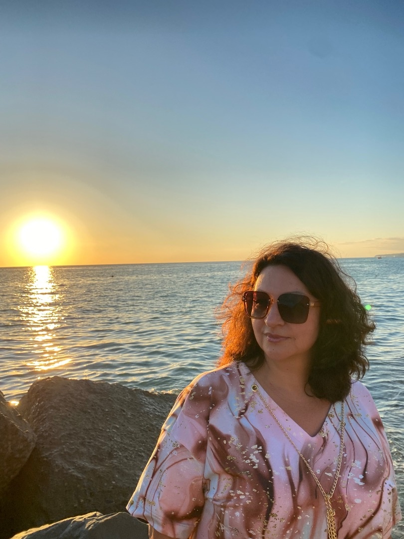 Платье с цепями на спине  фото