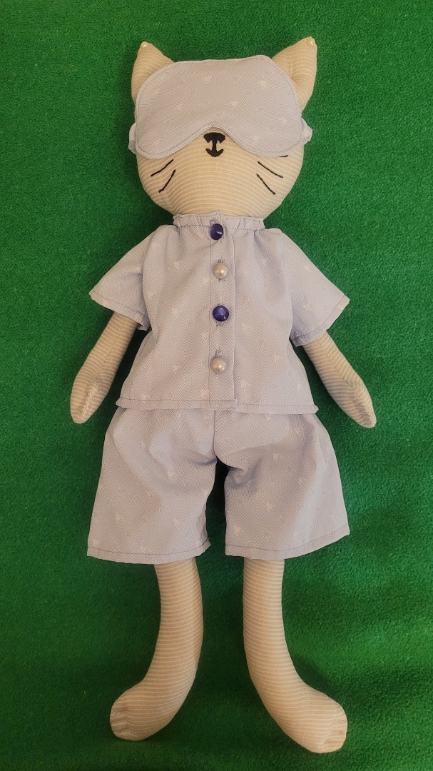 Кошка-сплюшка фото