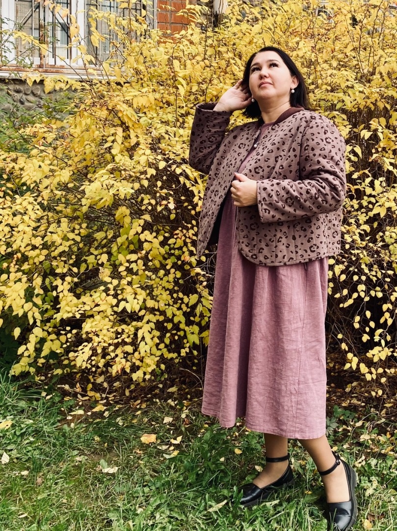 Гламурная фуфайка в модной хищной расцветке фото