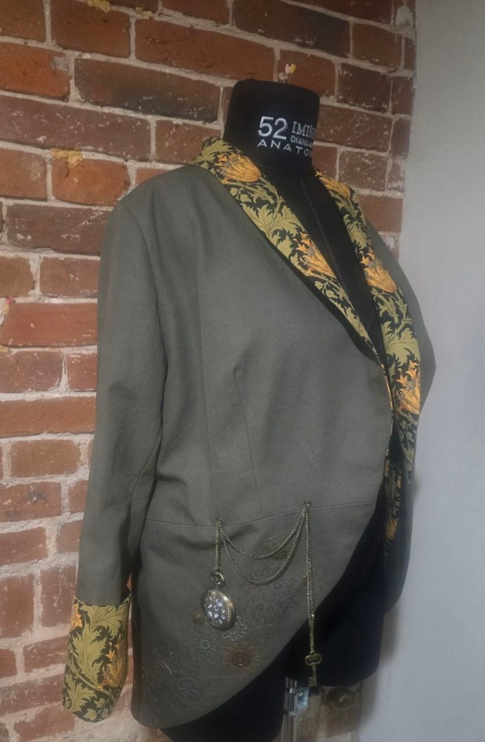 Фрак с шестерёнками фото