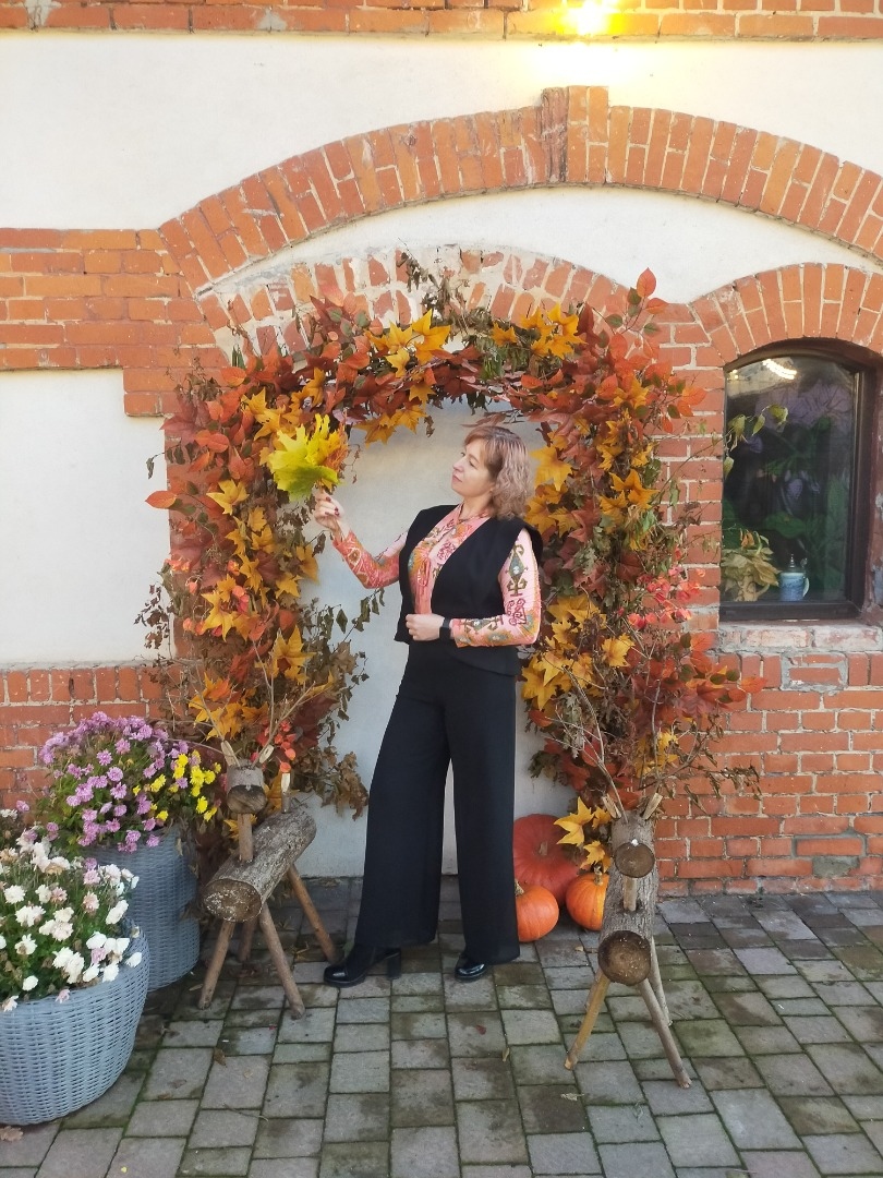 Осенний променад по замку Тапиау в костюме «Икигай» фото