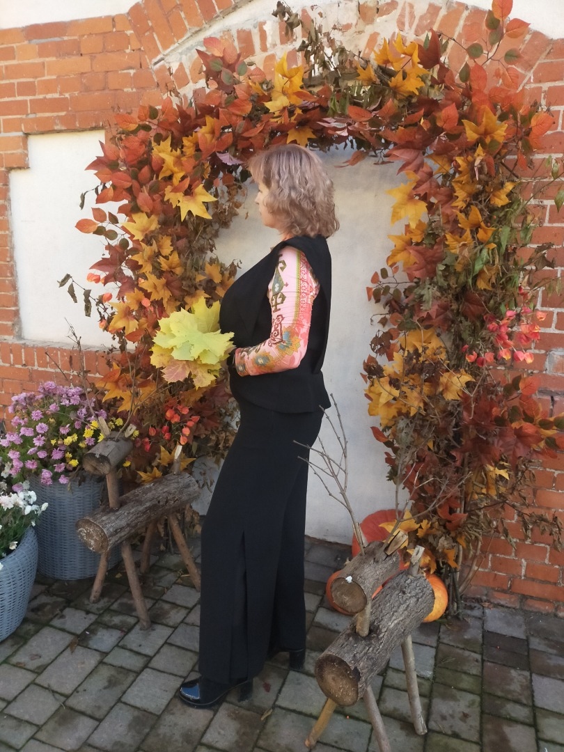 Осенний променад по замку Тапиау в костюме «Икигай» фото