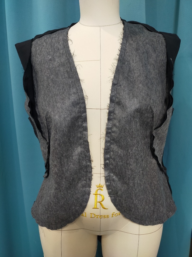 Осенний променад по замку Тапиау в костюме «Икигай» фото