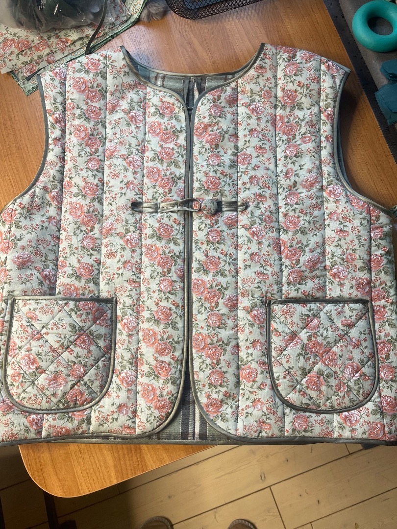 Безрукавка по «Дине» фото