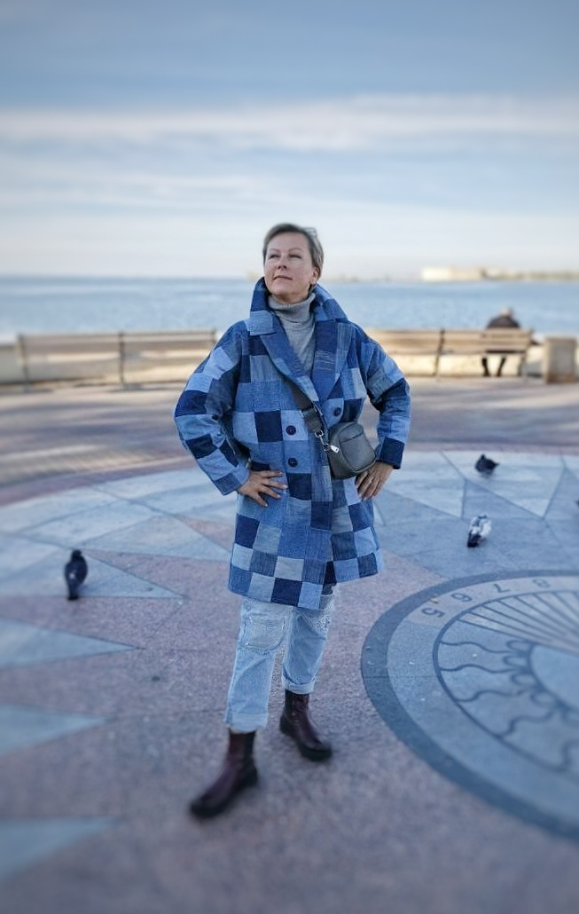 Джинсовое пальто из лоскутов фото