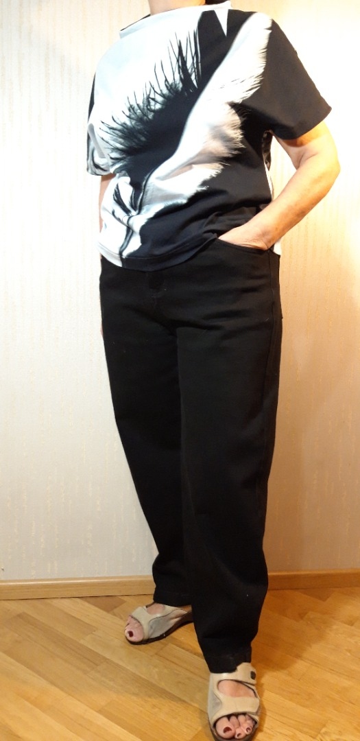 Топ со спущенным плечом фото