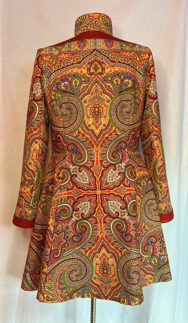 Красота павловопосадских платков в одежде фото