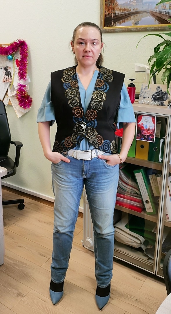 Жилет в не азиатском стиле фото