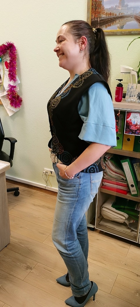 Жилет в не азиатском стиле фото